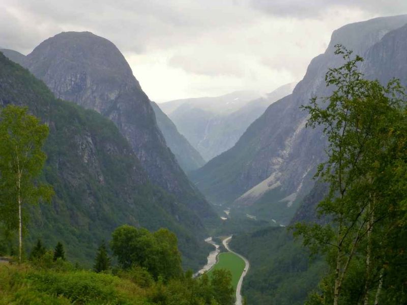 stalheimskleiva norway.jpg